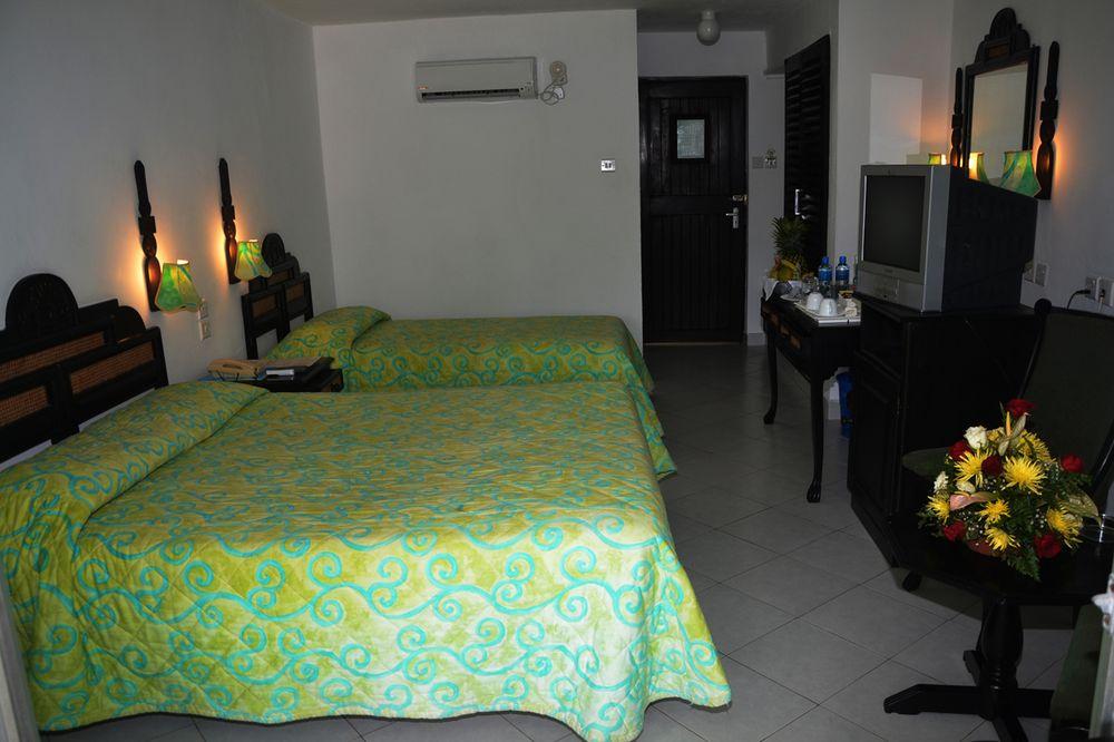 Bamburi Beach Hotel Bagian luar foto